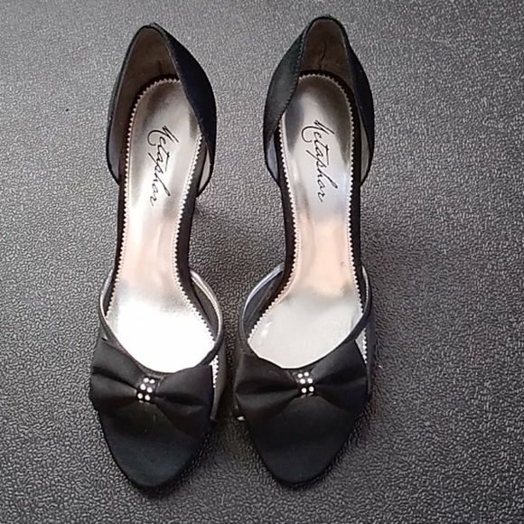 Women's Heels - Picture 2 of 6